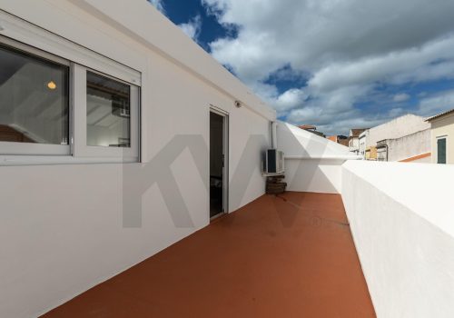 6d610c15-1197-40db-a855-41e361f56c3a